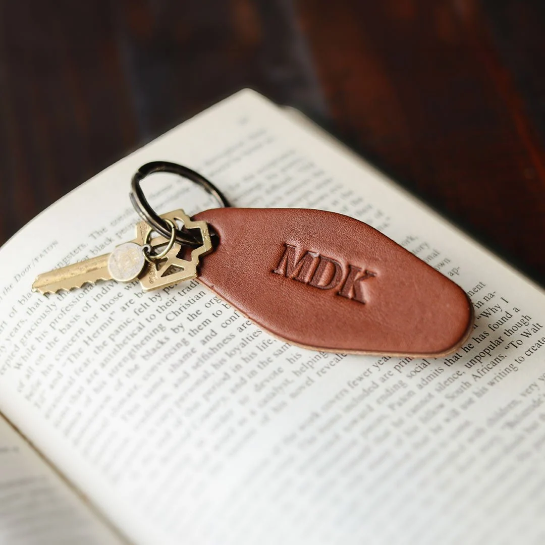 Holtz Leather The Bellhop Fine Leather Hotel Key Ring